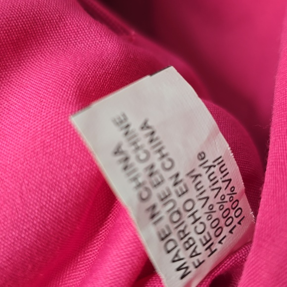 Pink hobo-style shoulder bag made of synthetic leather featuring a large flower - Picture 5 of 5